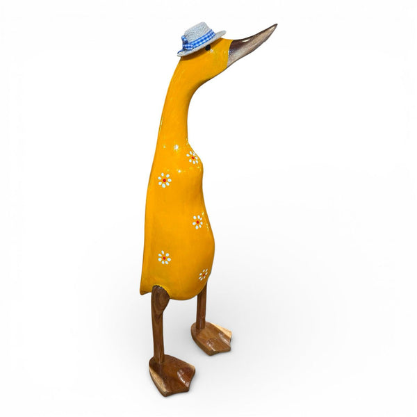 Pato decorativo amarillo de madera de teca reciclada con sombrero artesanal