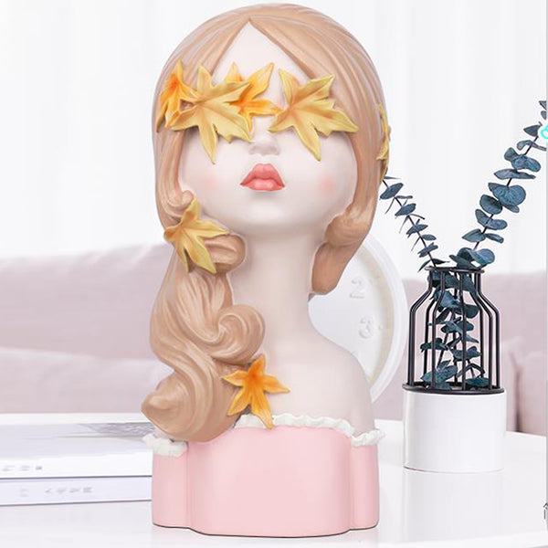 Figura niña con hojas Brocantia