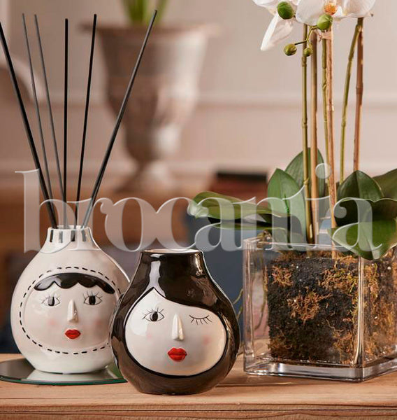 Vaso pequeno com face branca