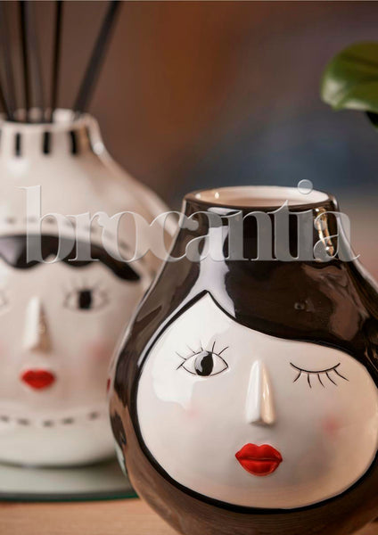 Vaso pequeno com face branca