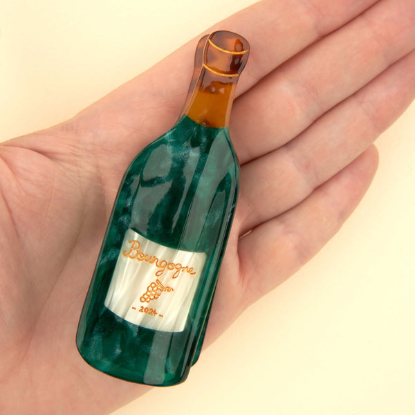 gancho de cabelo feito com garrafa de vinho