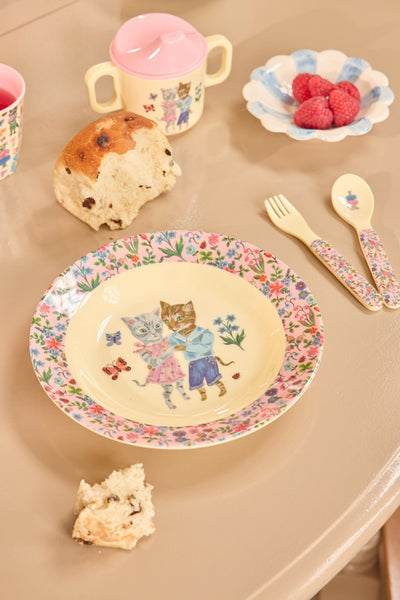Plato hondo decorativo de melamina para niños con diseño de gatos bailarines de Nathalie Lété – Brocantia decoración y regalos